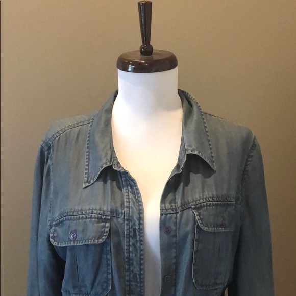 Guess button up top - Picture 2 of 5